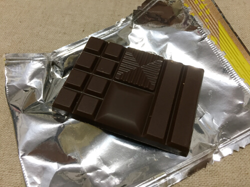 meiji the chocolate 55% ダークミルク　黄色